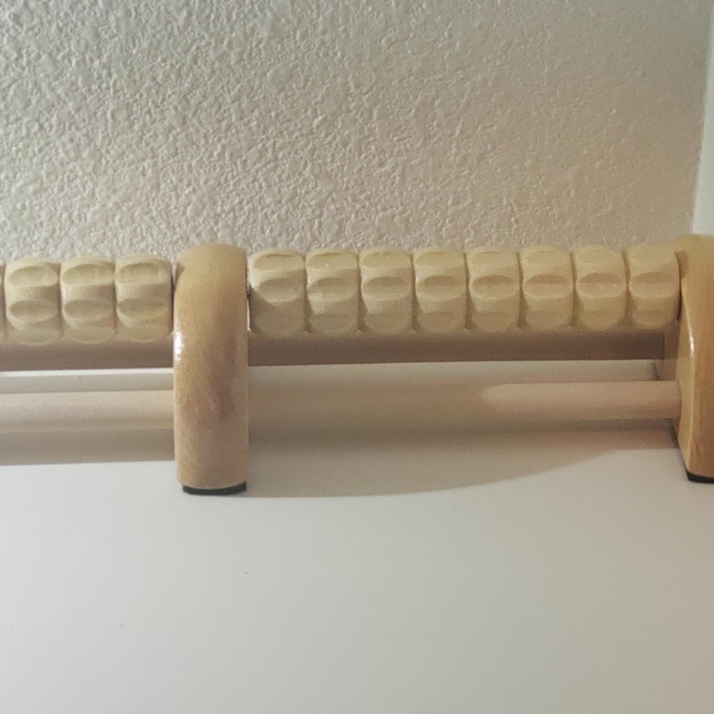 Wooden manual massager